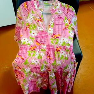 Beautiful floral dress size medium. Length is short